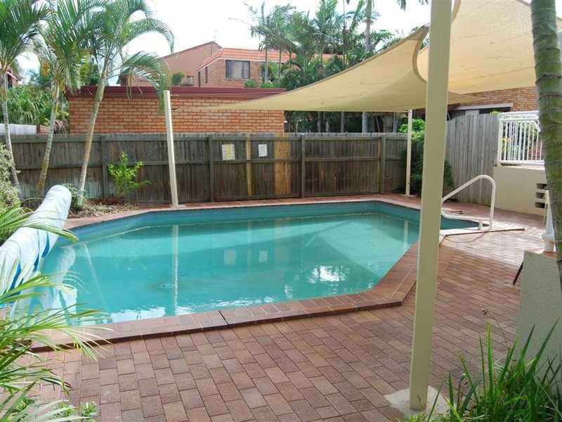 12 Britania Avenue, Broadbeach QLD 4218