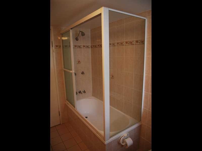 12 Britania Avenue, Broadbeach QLD 4218