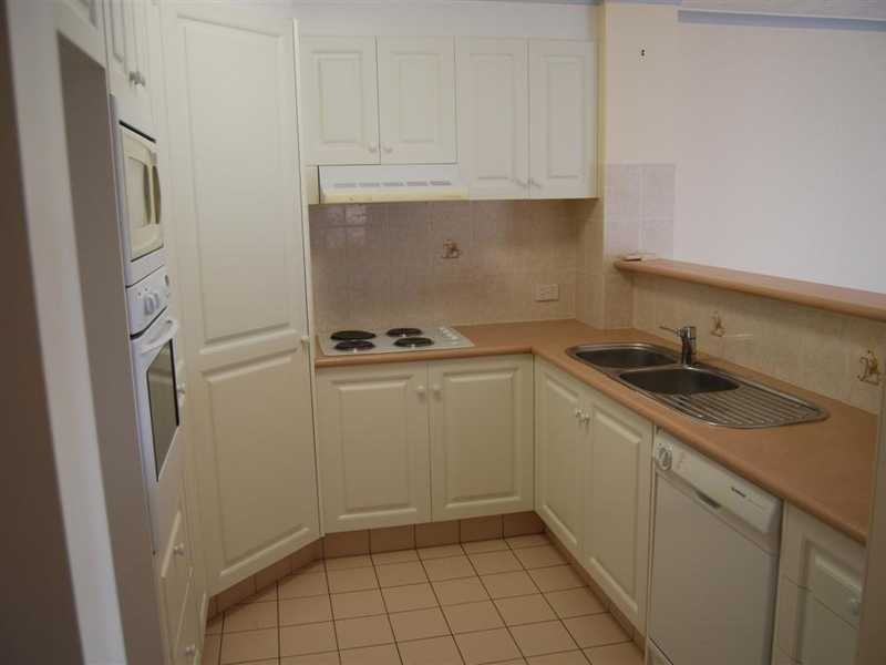 12 Britania Avenue, Broadbeach QLD 4218