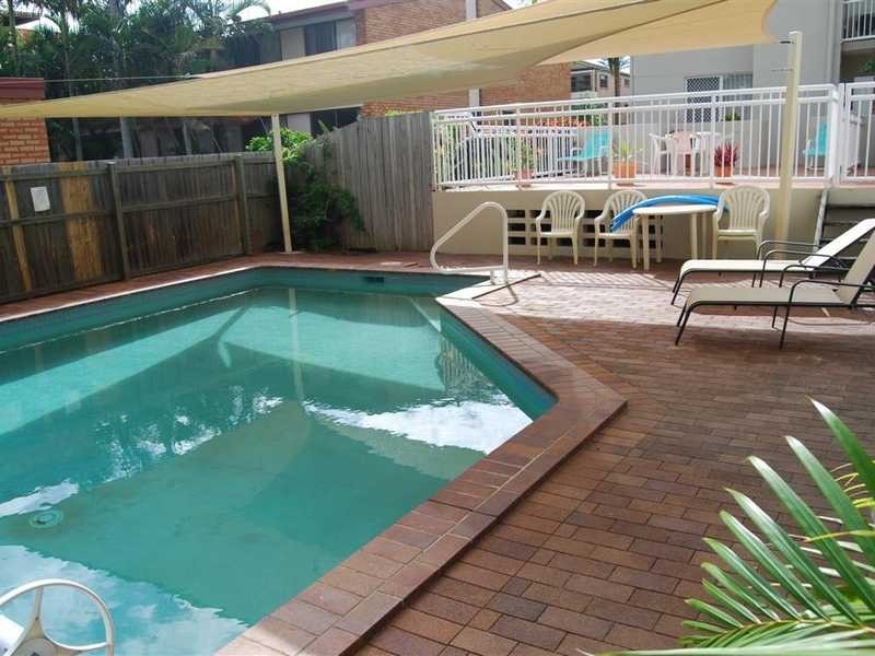 12 Britania Avenue, Broadbeach QLD 4218