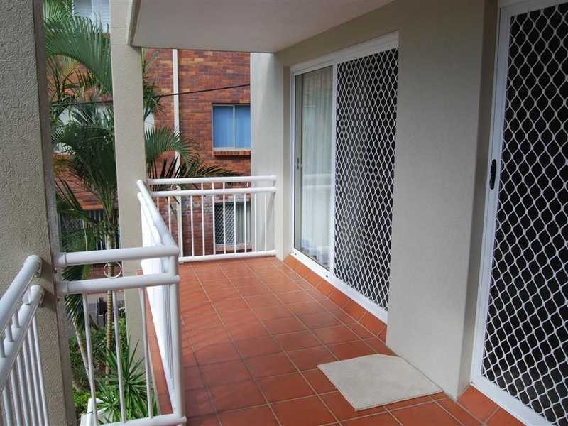 12 Britania Avenue, Broadbeach QLD 4218