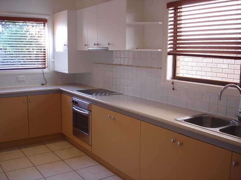 31 Cronulla Avenue, Broadbeach QLD 4218