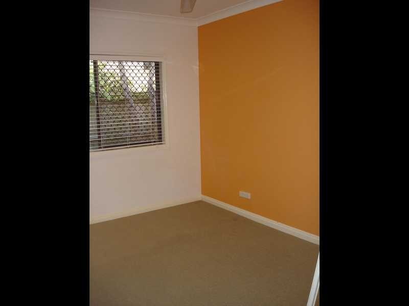 31 Cronulla Avenue, Broadbeach QLD 4218