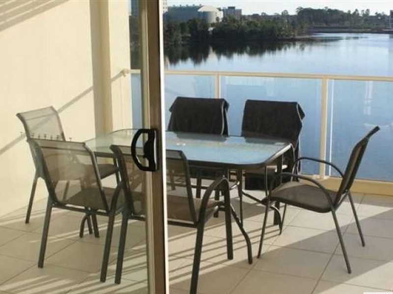 251 Varsity Parade, Varsity Lakes QLD 4227