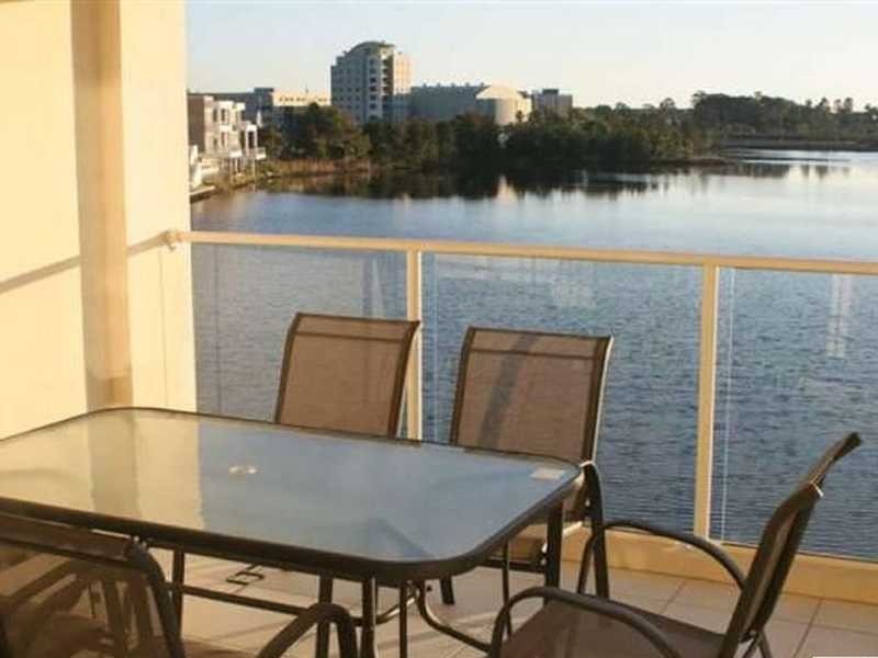 251 Varsity Parade, Varsity Lakes QLD 4227