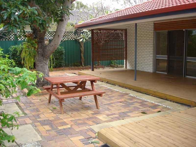 73 Clear Island Road, Broadbeach Waters QLD 4218