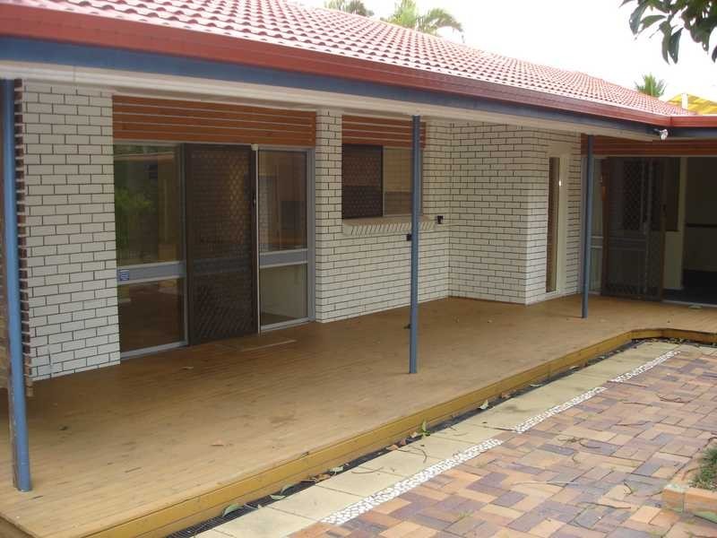 73 Clear Island Road, Broadbeach Waters QLD 4218