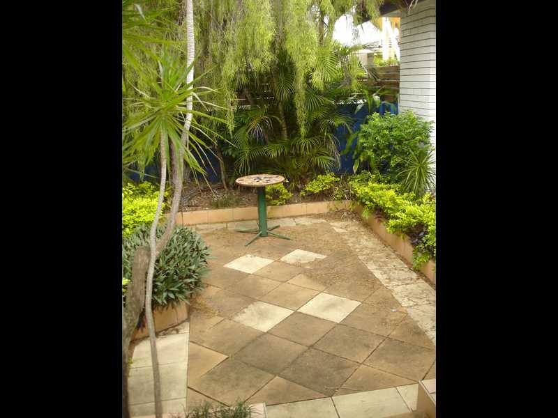 73 Clear Island Road, Broadbeach Waters QLD 4218