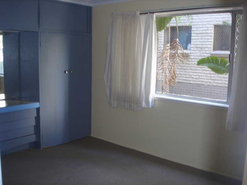 11 Cronin Ave, Main Beach QLD 4217