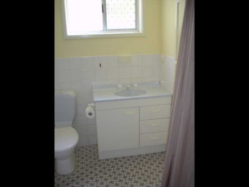 11 Cronin Ave, Main Beach QLD 4217