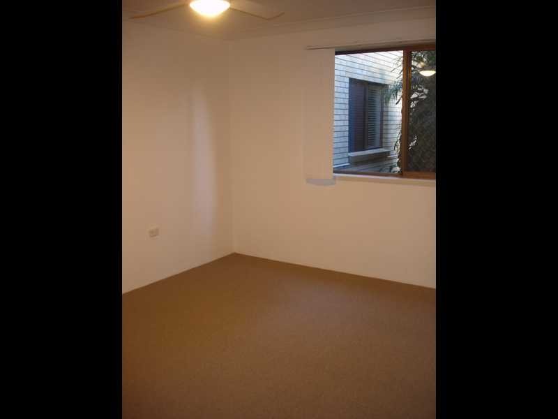 16 St Kilda Avenue, Broadbeach QLD 4218