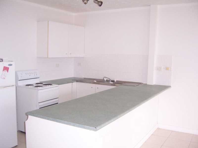 11 Fairways Drvie, Carrara QLD 4211