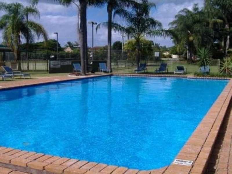 11 Fairways Drvie, Carrara QLD 4211