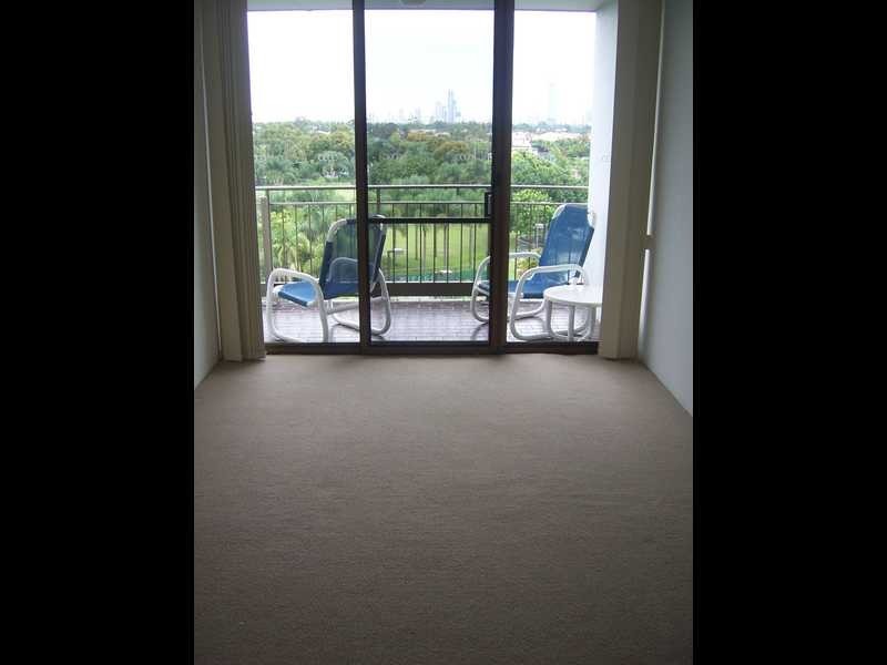 11 Fairways Drvie, Carrara QLD 4211