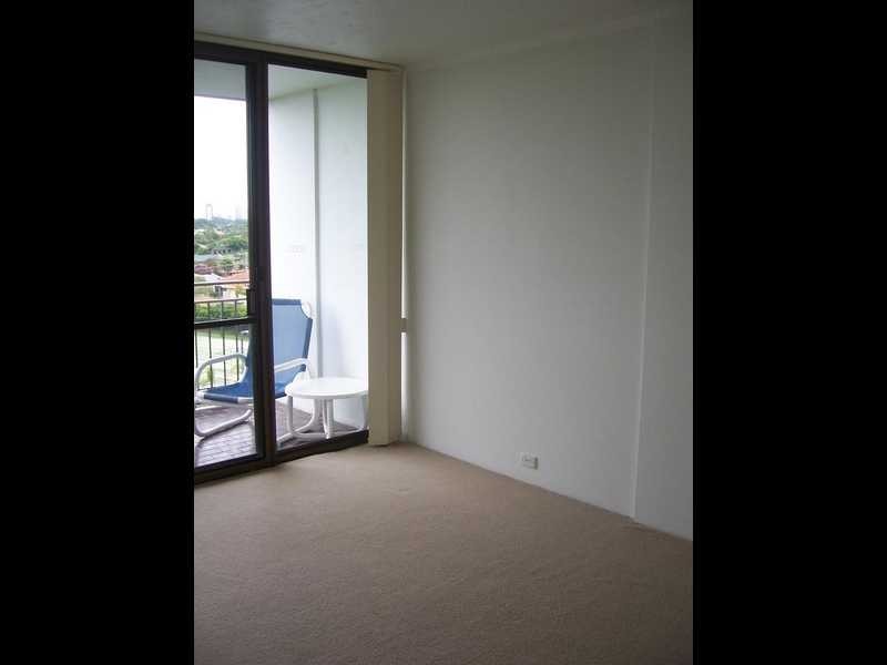 11 Fairways Drvie, Carrara QLD 4211