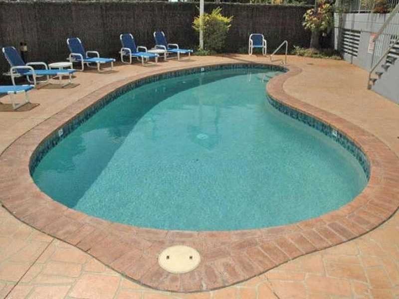 220 Surf Parade, Broadbeach QLD 4218