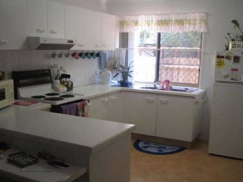 9 Eady Avenue, Broadbeach Waters QLD 4218