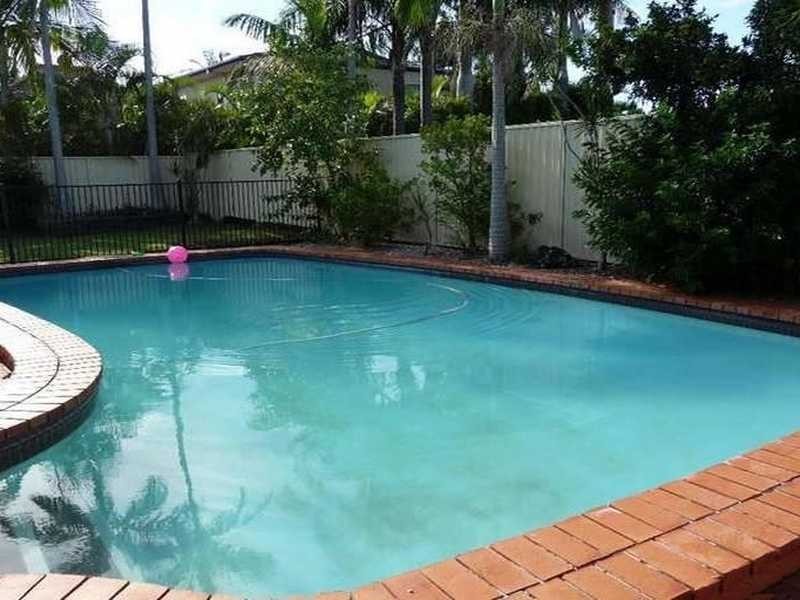 1 McCleary Street, Bundall QLD 4217