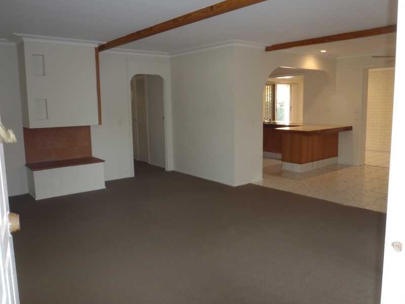 1 McCleary Street, Sorrento QLD 4217