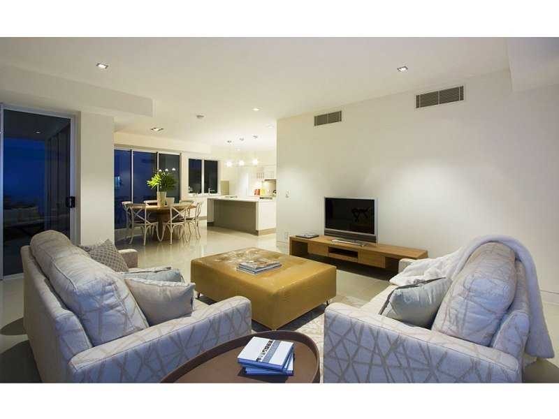 17 Anne Street, Broadbeach QLD 4218