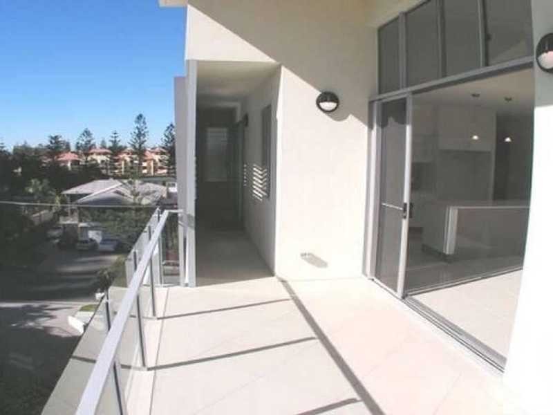 17 Anne Street, Broadbeach QLD 4218