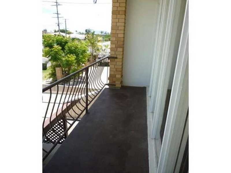 2 Sunshine Blvd, Broadbeach Waters QLD 4218