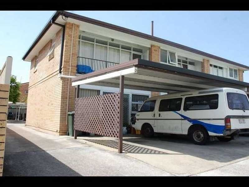 2 Sunshine Blvd, Broadbeach Waters QLD 4218