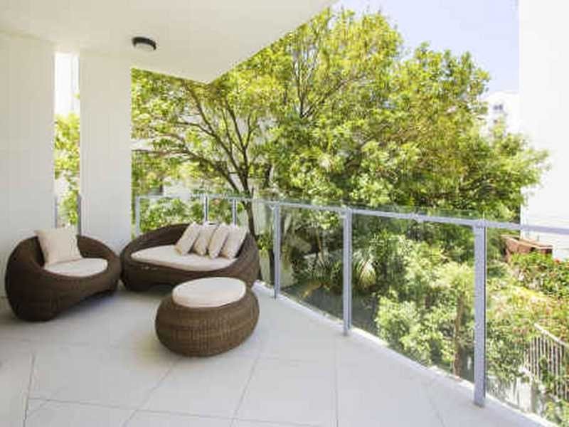 17 Anne Street, Broadbeach QLD 4218