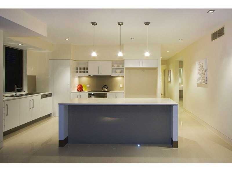 17 Anne Street, Broadbeach QLD 4218