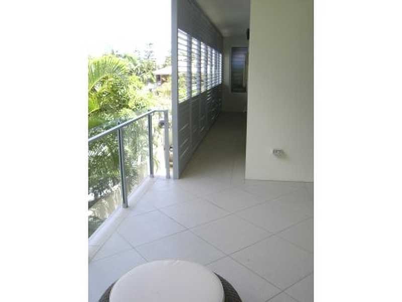 17 Anne Street, Broadbeach QLD 4218