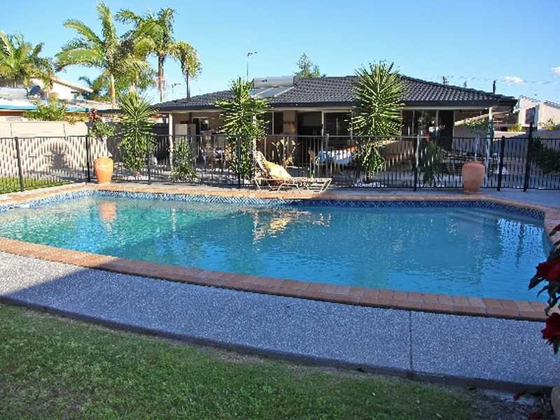 7 Toorak Park Road, Mermaid Waters QLD 4218