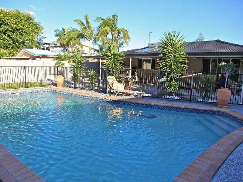 7 Toorak Park Road, Mermaid Waters QLD 4218