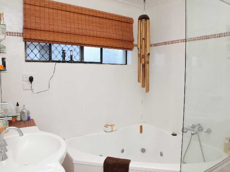 7 Toorak Park Road, Mermaid Waters QLD 4218