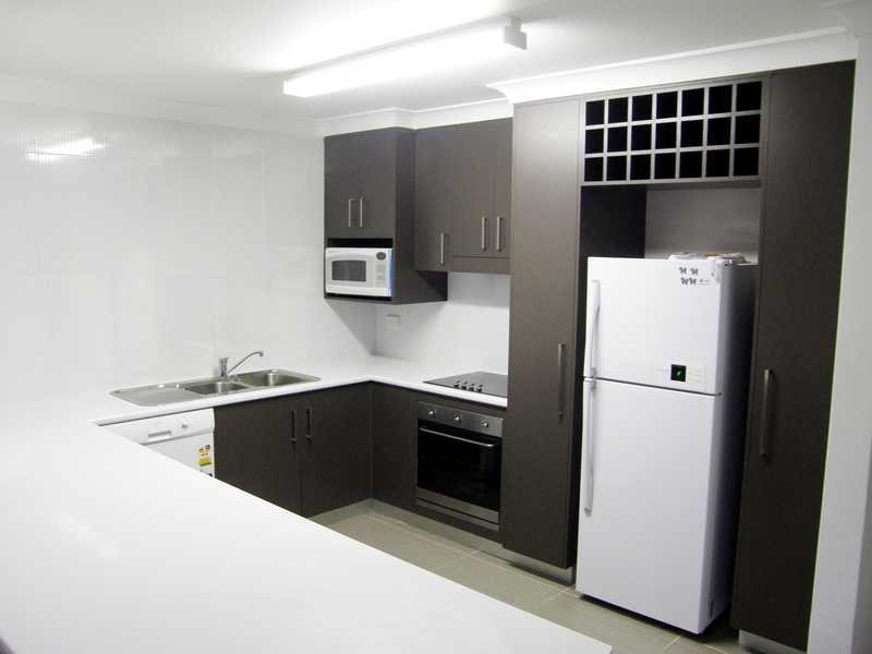 Unit 2/274 Hedges Ave, Broadbeach QLD 4218