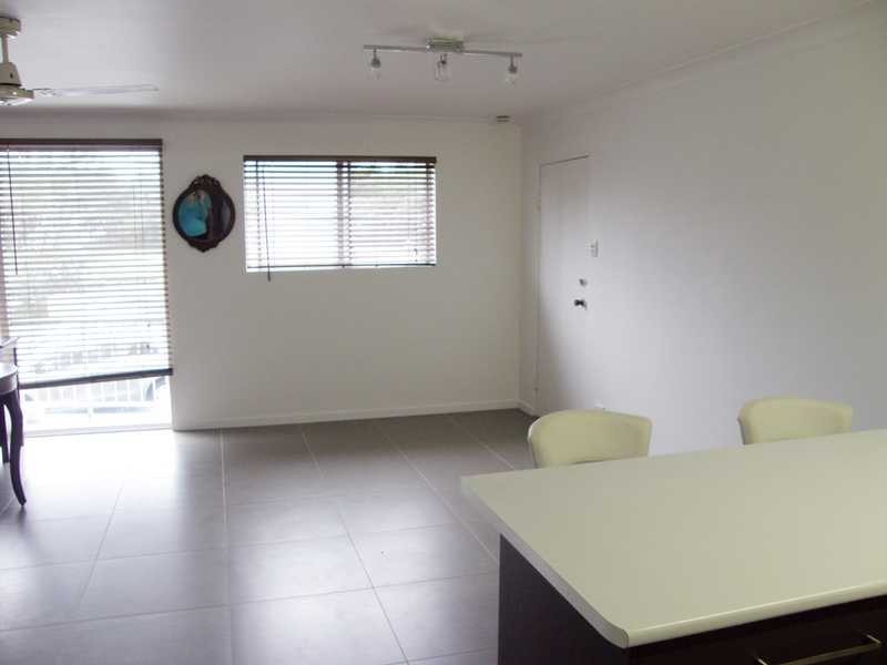 Unit 2/274 Hedges Ave, Broadbeach QLD 4218