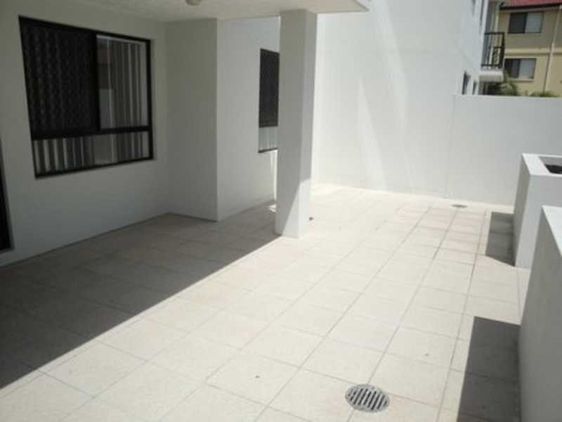 4-15 Lloyd St, Southport QLD 4215