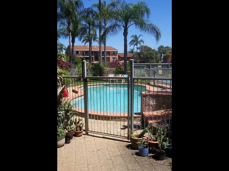 8/16 Duet Drive, Mermaid Waters QLD 4218