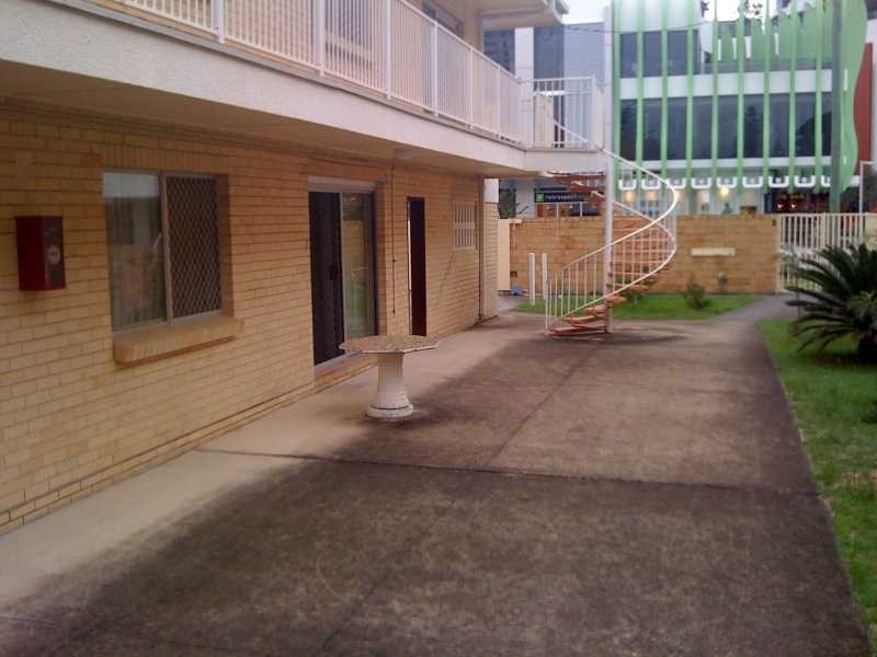 1/12 Elizabeth Avenue, Broadbeach QLD 4218