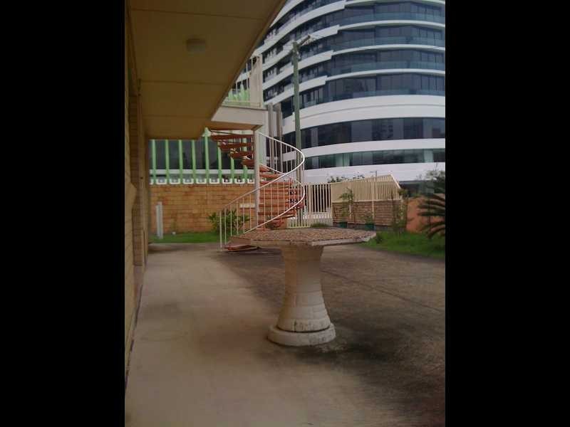 1/12 Elizabeth Avenue, Broadbeach QLD 4218