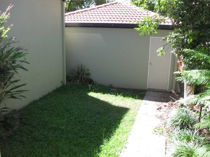 76A Brisbane Road, Labrador QLD 4215