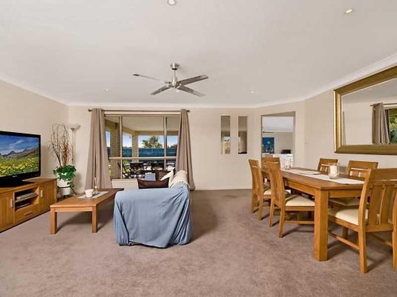 4 Rutherford Place, Pelican Waters QLD 4551