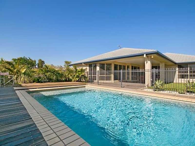 4 Rutherford Place, Pelican Waters QLD 4551