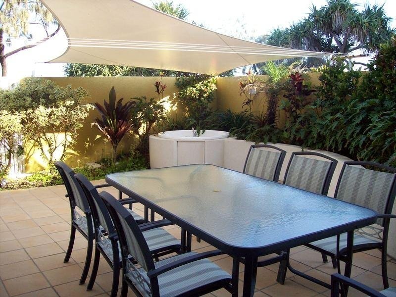 2/8 Levuka Avenue, Kings Beach QLD 4551