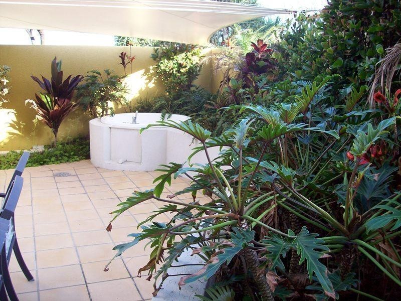 2/8 Levuka Avenue, Kings Beach QLD 4551