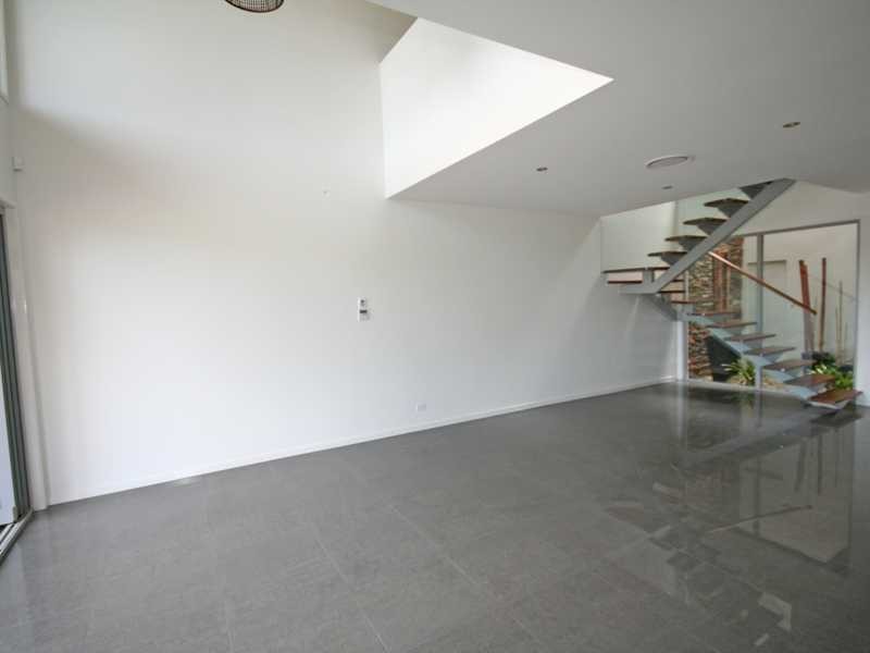 Unit 1/6 Barracuda Court, Palm Beach QLD 4221