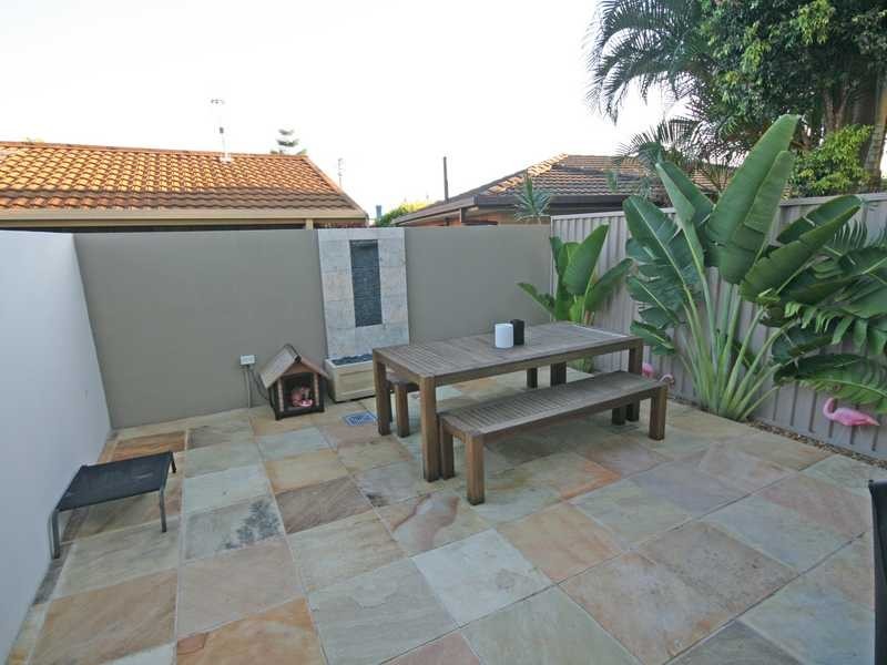 Unit 2/38 Twenty Fourth Avenue, Palm Beach QLD 4221
