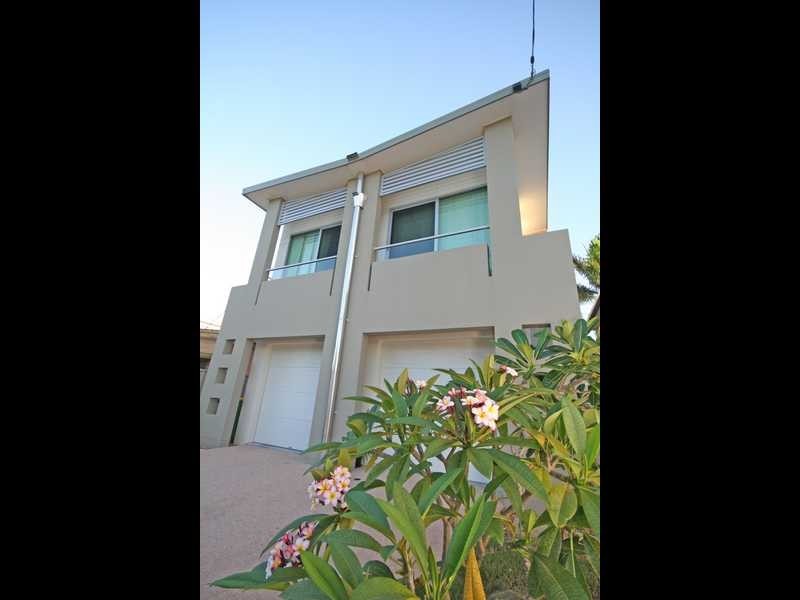 Unit 2/38 Twenty Fourth Avenue, Palm Beach QLD 4221