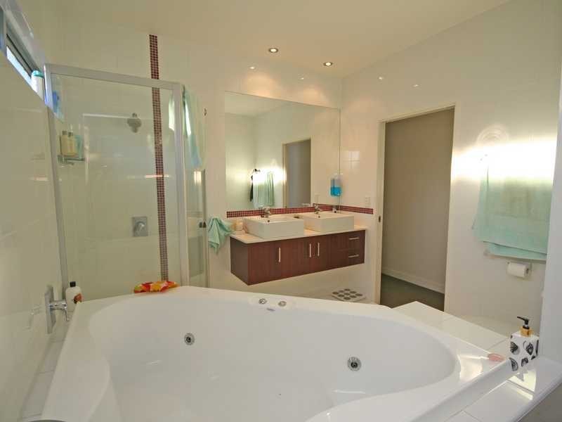 Unit 2/38 Twenty Fourth Avenue, Palm Beach QLD 4221