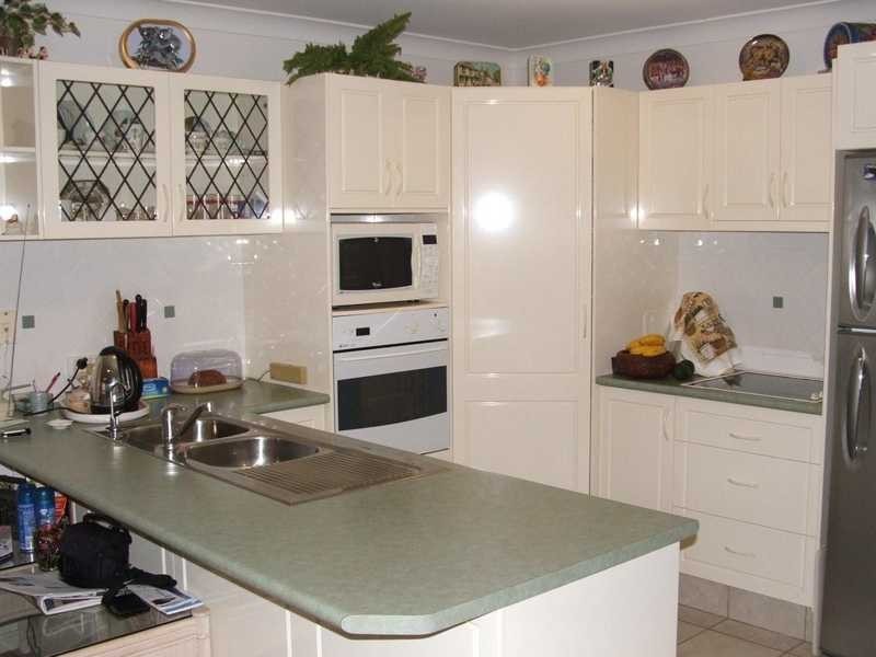 4 Hibertia Avenue, Elanora QLD 4221