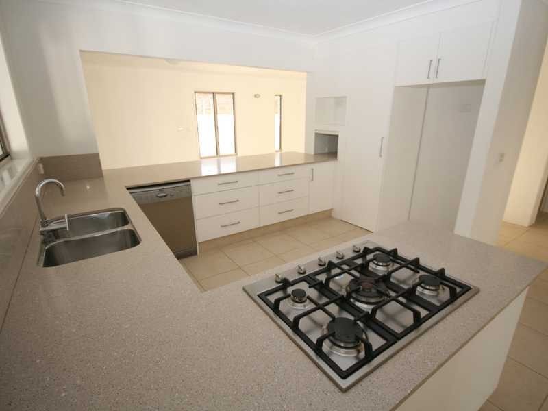 5 Kingfish Court, Palm Beach QLD 4221